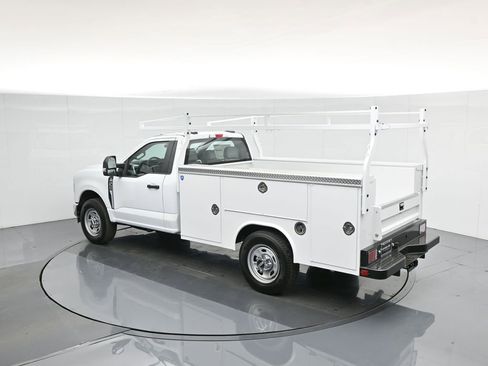 New 2025 Ford F350 XL w/ XL Chrome Package RWD image 44