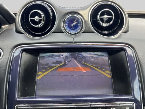 Used 2013 Jaguar XJ AWD image 19