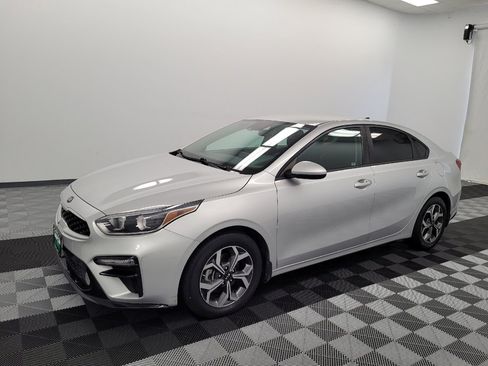 Used 2021 Kia Forte LXS FWD image 2