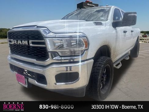 Used 2024 RAM 2500 Tradesman w/ Chrome Appearance Group AWD/4WD image 3