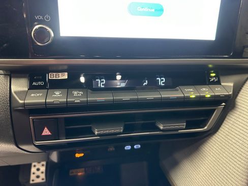 Certified 2025 Toyota Camry SE image 21