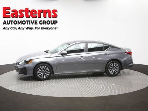 Used 2023 Nissan Altima 2.5 SV w/ SV Premium Package FWD image 59