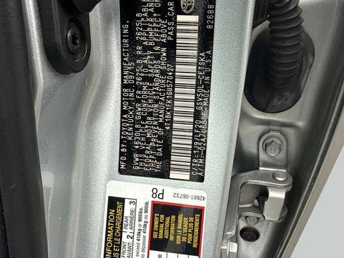 Used 2016 Toyota Camry XSE FWD image 32