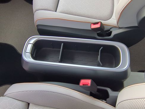 New 2025 Volkswagen ID. Buzz 1st Edition image 17