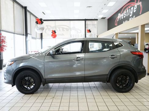 Used 2018 Nissan Rogue Sport SV image 4