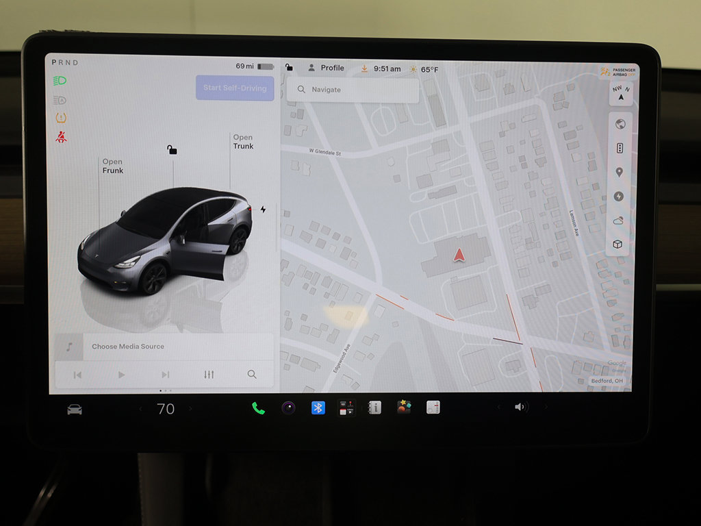Used 2025 Tesla Model Y Long Range AWD/4WD image 40