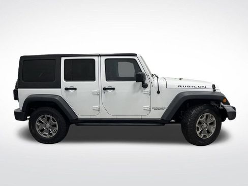 Used 2016 Jeep Wrangler Unlimited Rubicon image 2
