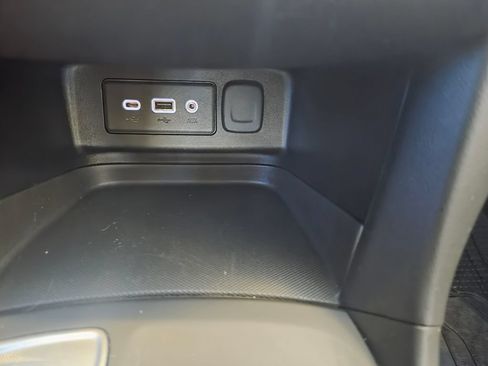Used 2020 Chevrolet Equinox LT w/ Driver Convenience Package FWD image 39