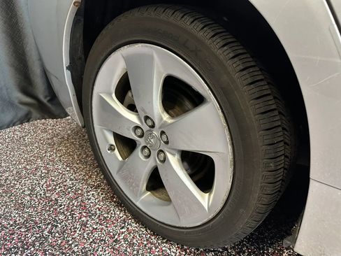 Used 2010 Toyota Prius Five FWD image 36