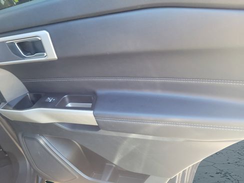 Used 2022 Ford Explorer XLT RWD image 20