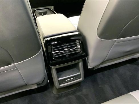 Certified 2024 Volkswagen ID.4 Pro image 33