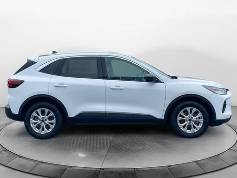 Used 2024 Ford Escape Active w/ Cold Weather Package FWD image 6