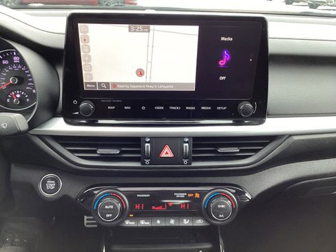 Used 2024 Kia Forte GT-Line w/ GT-Line Premium Package image 18