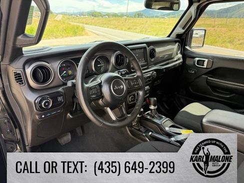 Used 2023 Jeep Wrangler Unlimited w/ Cold Weather Group AWD/4WD image 16