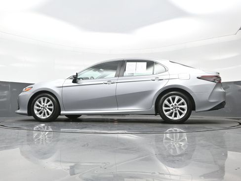 Used 2023 Toyota Camry LE FWD image 28