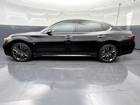 Used 2017 INFINITI Q70 L 3.7 AWD/4WD image 4