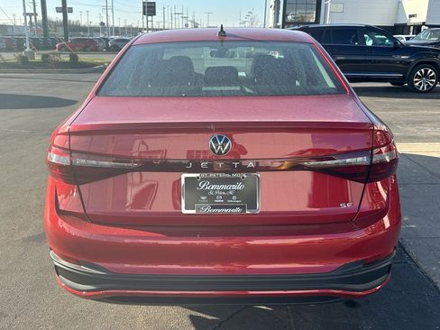 New 2026 Volkswagen Jetta SE FWD image 3