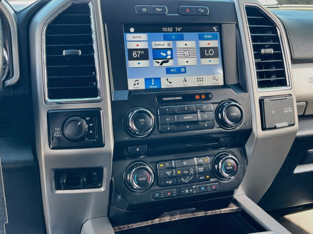 Used 2018 Ford F250 Lariat w/ Lariat Value Package AWD/4WD image 16