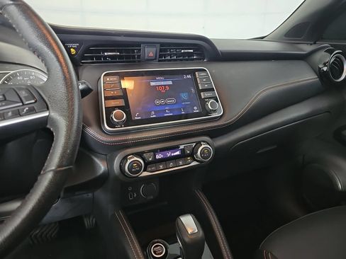 Used 2020 Nissan Kicks SR w/ SR Premium Package FWD image 18
