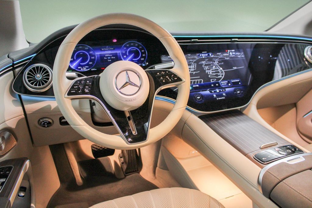 Used 2023 Mercedes-Benz EQS 580 4MATIC Sedan image 17