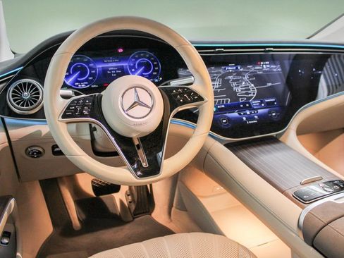 Used 2023 Mercedes-Benz EQS 580 4MATIC Sedan image 17