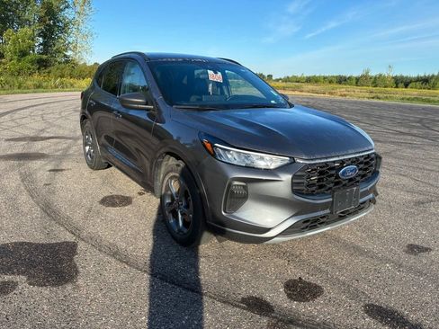 Used 2024 Ford Escape ST-Line w/ Tech Pack #1 AWD/4WD image 2