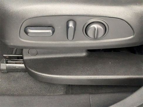 Used 2019 GMC Terrain SLE w/ Driver Convenience Package image 14