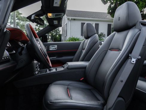 Used 2019 Rolls-Royce Dawn image 56