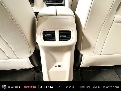 Certified 2022 Buick Envision Essence w/ Technology Package I FWD image 21