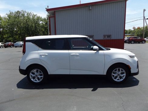Used 2020 Kia Soul S FWD image 5