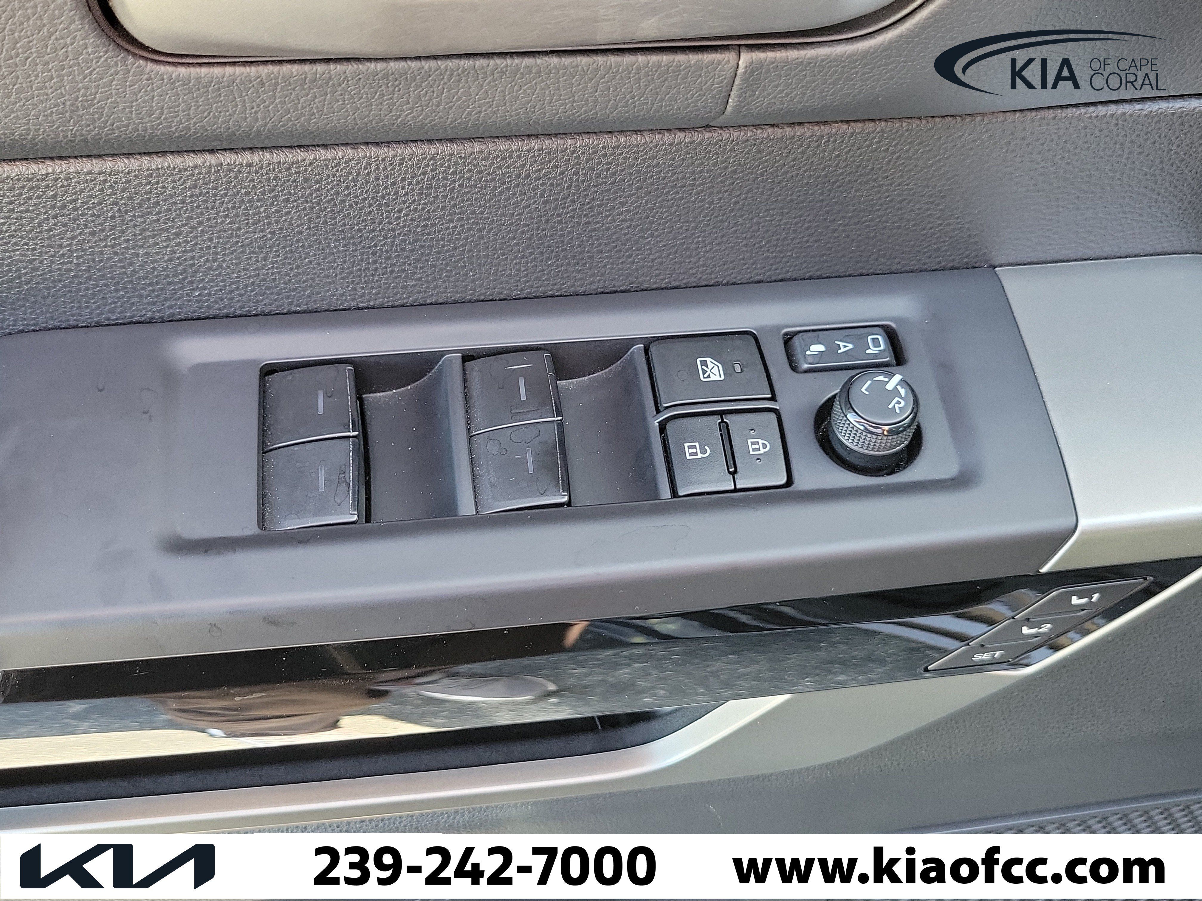Used 2023 Toyota Tundra Limited w/ Power Package RWD image 23