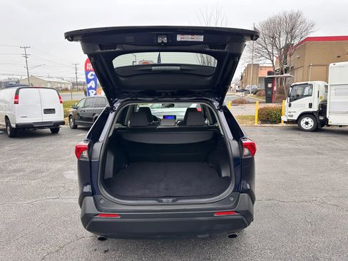 Used 2023 Toyota RAV4 XLE w/ Convenience Package image 9