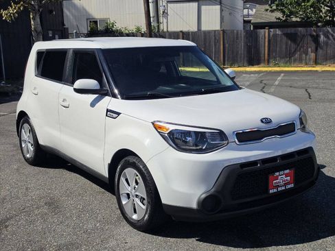 Used 2016 Kia Soul w/ Option Group 020 FWD image 13