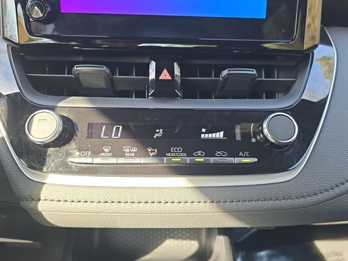 Used 2024 Toyota Corolla SE image 21