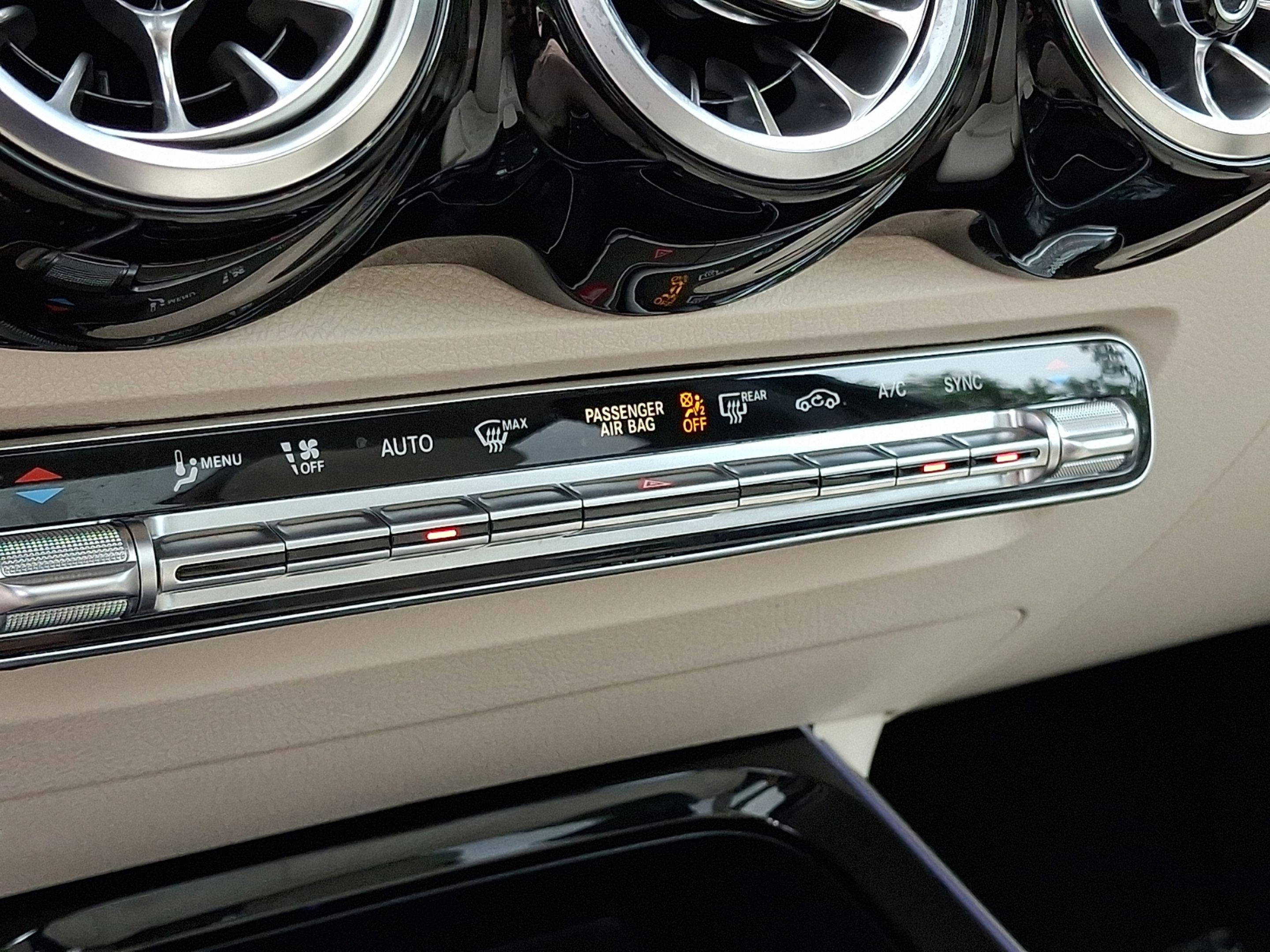 Used 2023 Mercedes-Benz GLB 250 4MATIC image 15