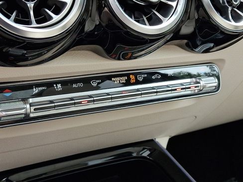 Used 2023 Mercedes-Benz GLB 250 4MATIC image 15