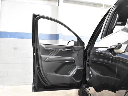 Used 2024 GMC Acadia Denali FWD image 14