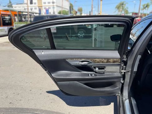 Used 2016 BMW 740i RWD image 27