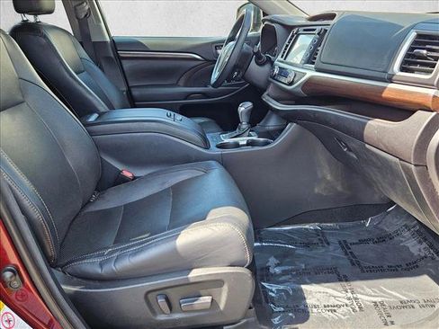 Used 2015 Toyota Highlander Limited Platinum AWD/4WD image 24