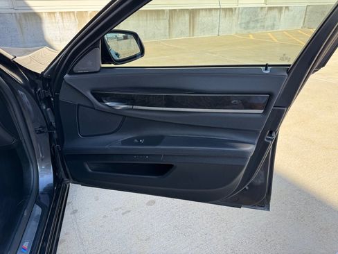 Used 2015 BMW 740Li image 24