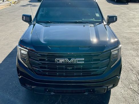 Used 2022 GMC Sierra 1500 Elevation w/ Elevation Premium Package image 11