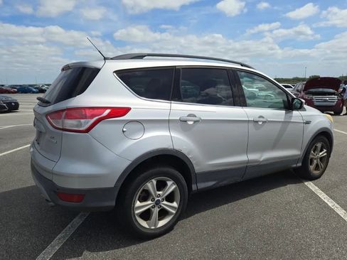 Used 2014 Ford Escape SE w/ Equipment Group 201A image 3
