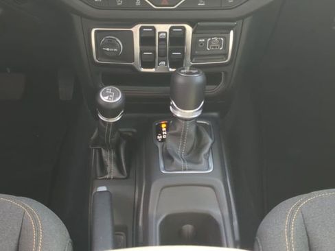 Certified 2025 Jeep Wrangler Unlimited Sport image 20