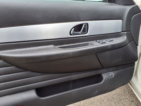 Used 2002 Ford Thunderbird Deluxe image 7