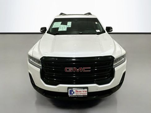 Certified 2022 GMC Acadia SLT w/ Elevation Edition FWD image 2