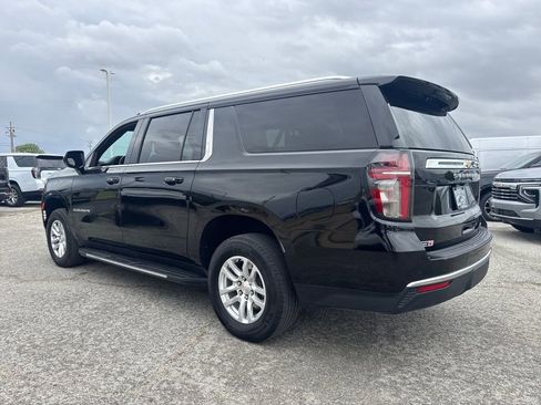 Used 2024 Chevrolet Suburban LT image 4