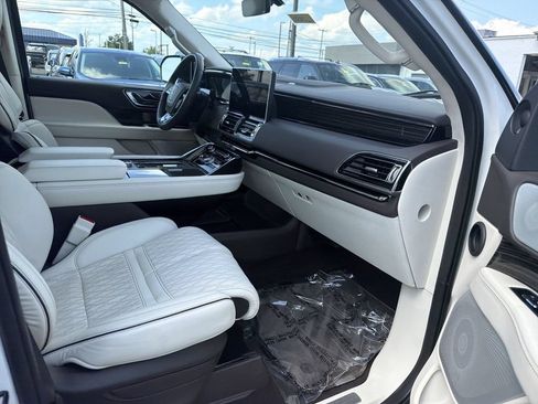 Certified 2023 Lincoln Navigator Black Label AWD/4WD image 16