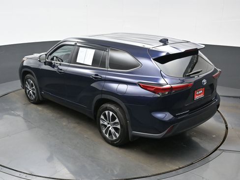 Used 2023 Toyota Highlander XLE image 40