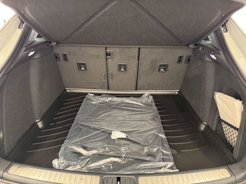 New 2026 Porsche Macan image 28