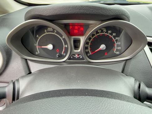 Used 2012 Ford Fiesta SES FWD image 26